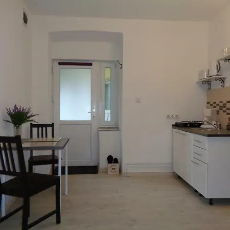 Alexandra Apartment